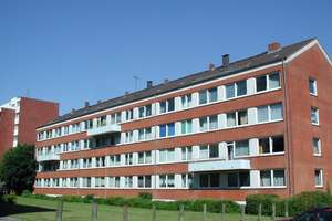 Bezugsfähige Wohnung sucht Mieter: Hier können Sie ohne Kosten und Mühen direkt einziehen. – Sandkrug 8, 24143 Gaarden-Ost, Kiel – Vorschaubild 1