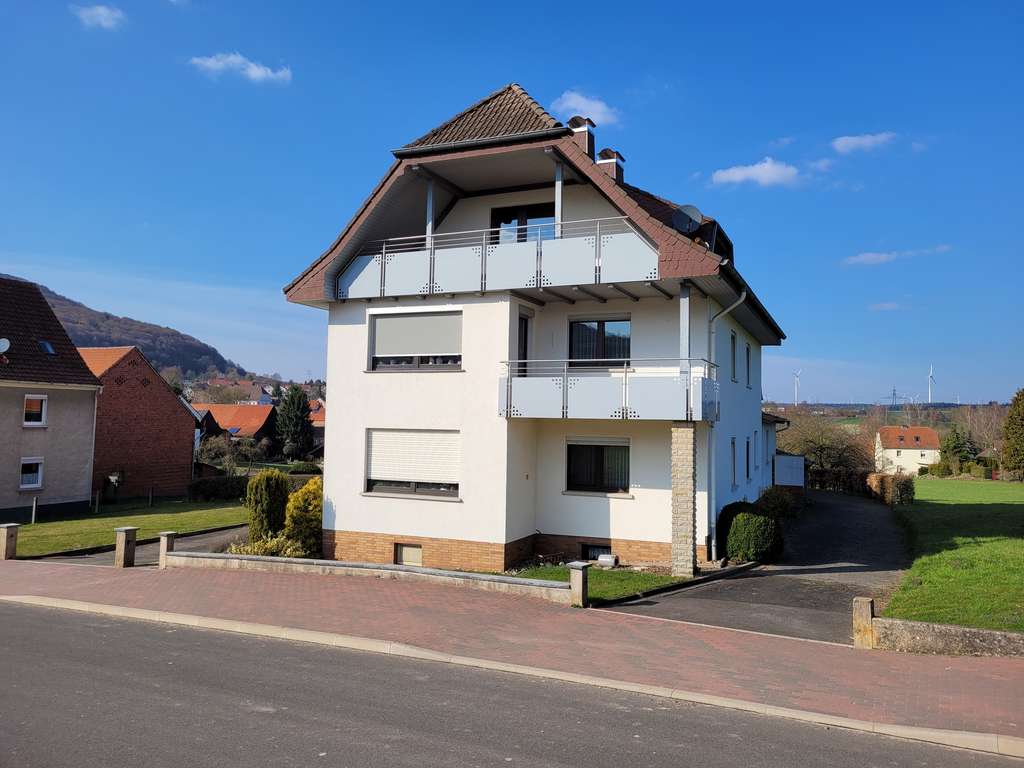 Immobilie in Hohenroda - WEITLÄUFIG!!! Ein- Zweifamilienwohnhaus mit Zwischenbau, Scheune und 8206 m² Grdst. - Bild 2