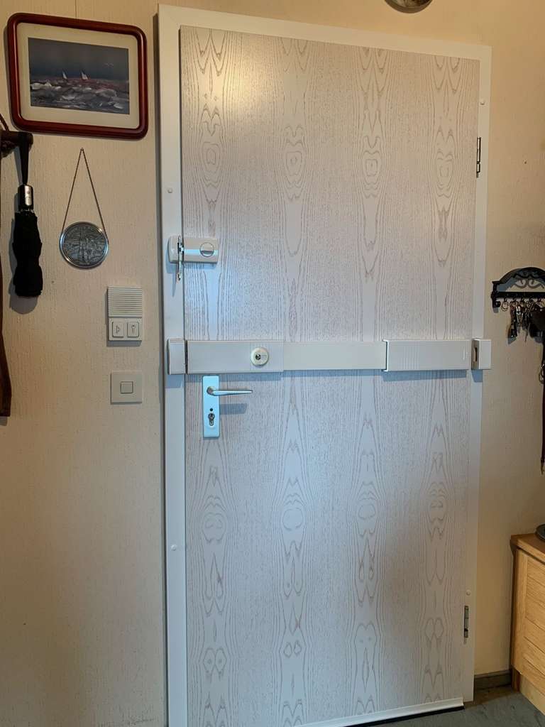 Immobilie in Sankt Augustin - SANKT AUGUSTIN, TOLLE 3-Zi. Whg im 12. OG, ca. 80 m² Wfl, Diele, Duschbad, Balkon, Außen-Stellplatz. - Bild 4