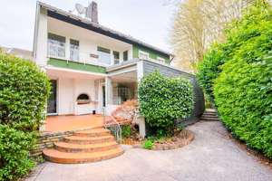 Sehr gepflegtes freistehendes Einfamilienhaus mit Doppelgarage – Die vollständige Adresse der Immobilie erhältst du vom Anbieter., 42853 Mitte, Remscheid – Vorschaubild 2
