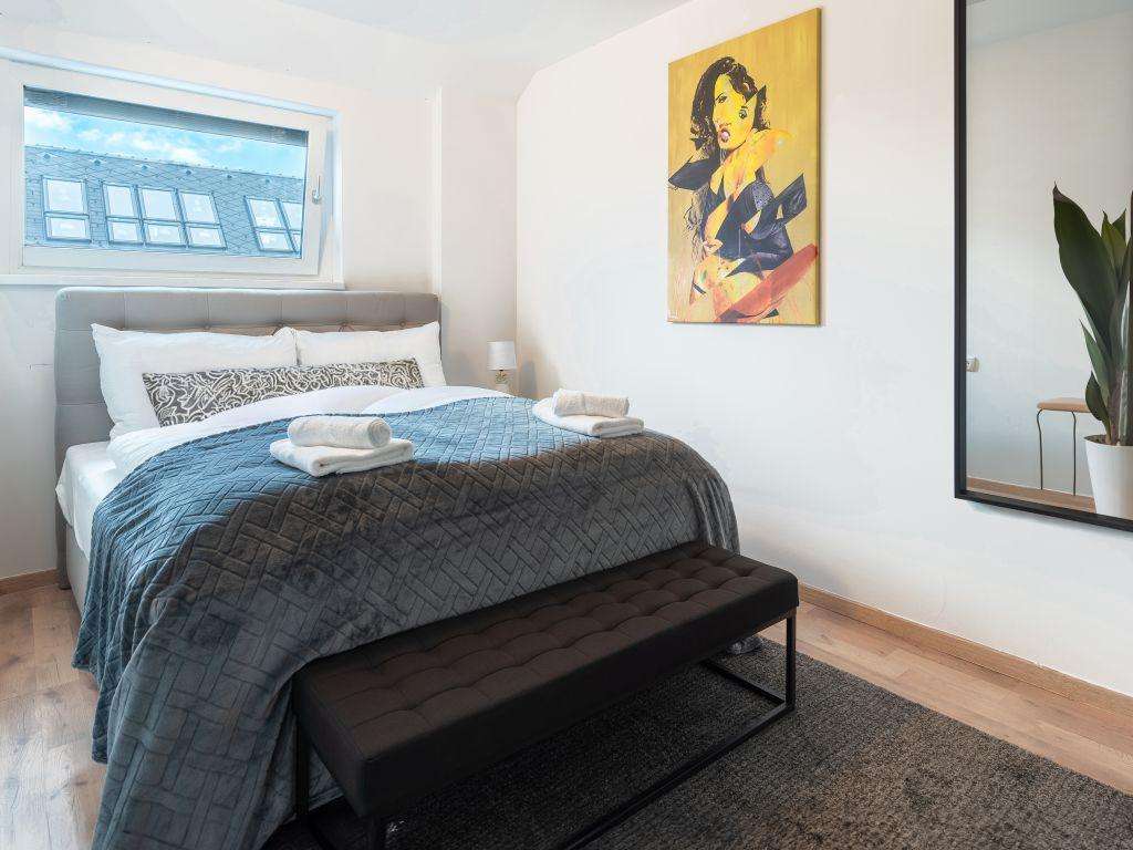 One-Bedroom Apartment Stadthalle