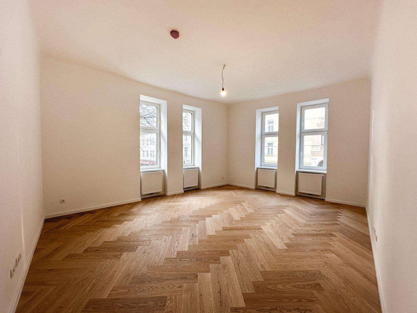 ERSTBEZUG | WUNDERSCHÖN SANIERTE 2-Zimmer Wohnung in revitalisiertem Eckzinshaus | 5 min Fußweg zur U3 Hütteldorfer Straße