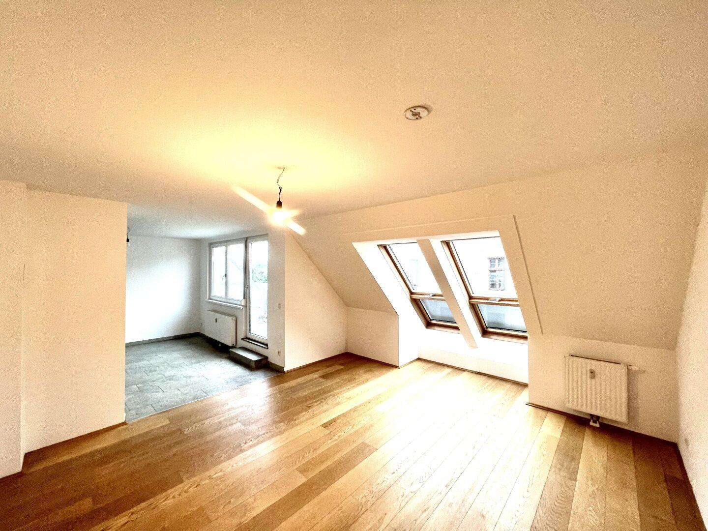 EINMALIGE CHANCE! 3-Zimmer DG-Wohnung inkl. Terrasse und Garagenstellplatz!!