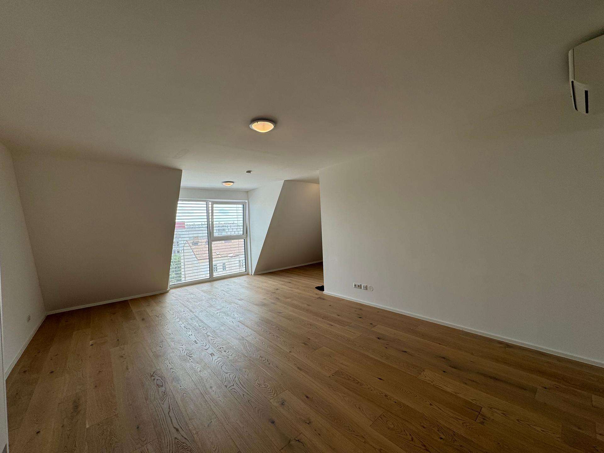 Luxuriöse Dachgeschosswohnung mit 35m² Dachterrasse