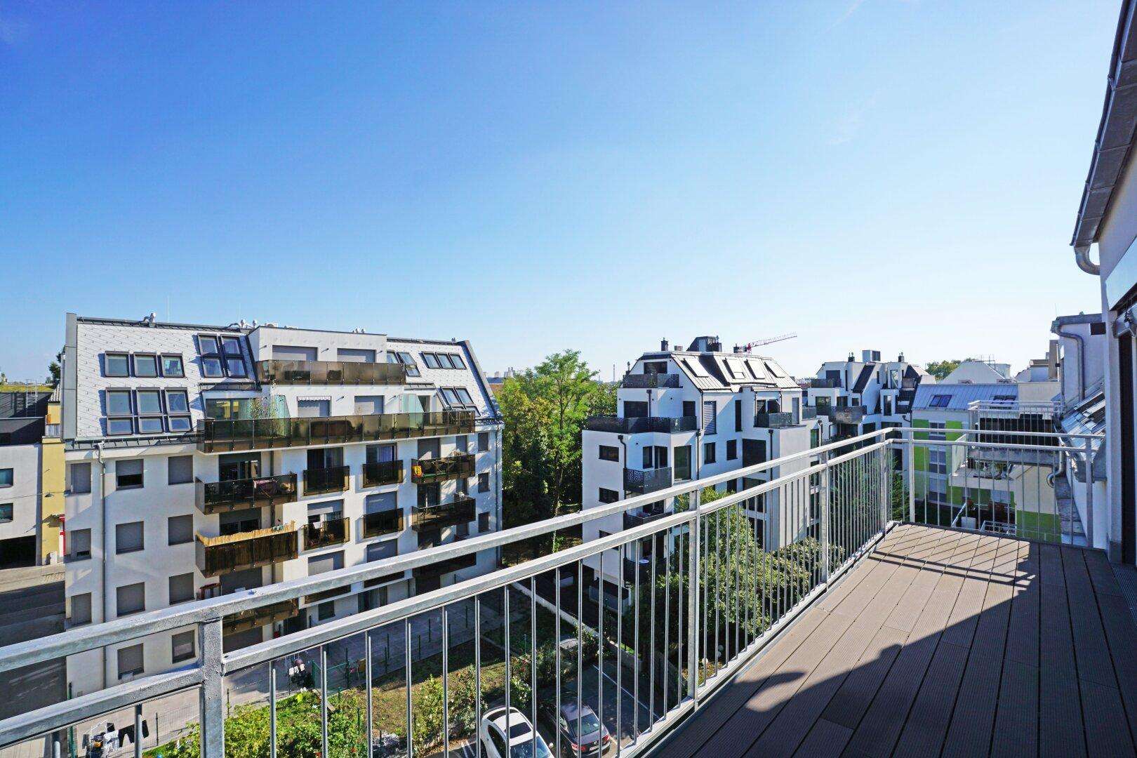 Klimatisierte 2-Zimmer-Dachgeschoßwohnung mit Balkon im Neubau