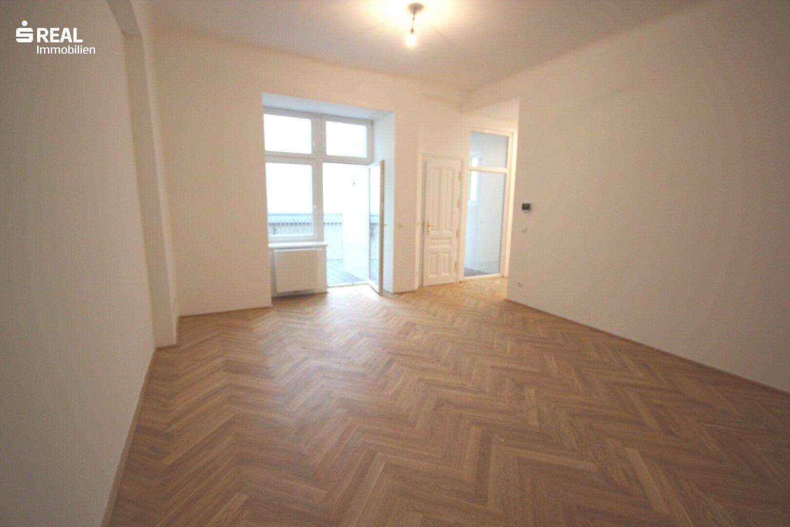 ruhige, neu sanierte 4-Zimmer-Wohnung mit Terrasse, mitten in der Fußgängerzone