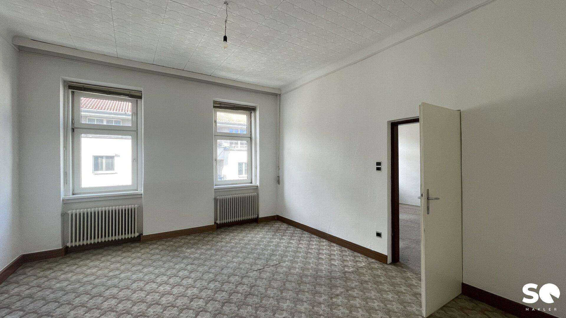 # SQ - SANIERUNGSBEDÜRFTIGE 3 ZIMMER ALTBAUWOHNUNG