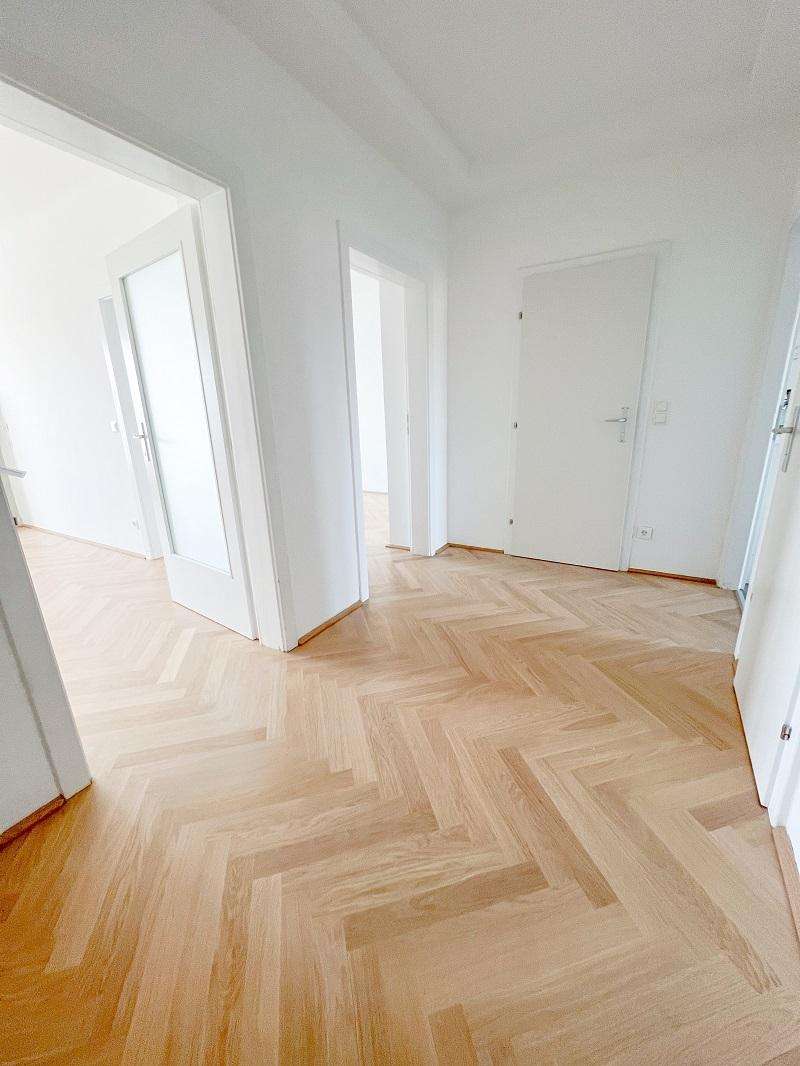 Helle Dachgeschoßwohnung mit Loggia und Terrasse in Oberdöbling - ERSTBEZUG nach Sanierung