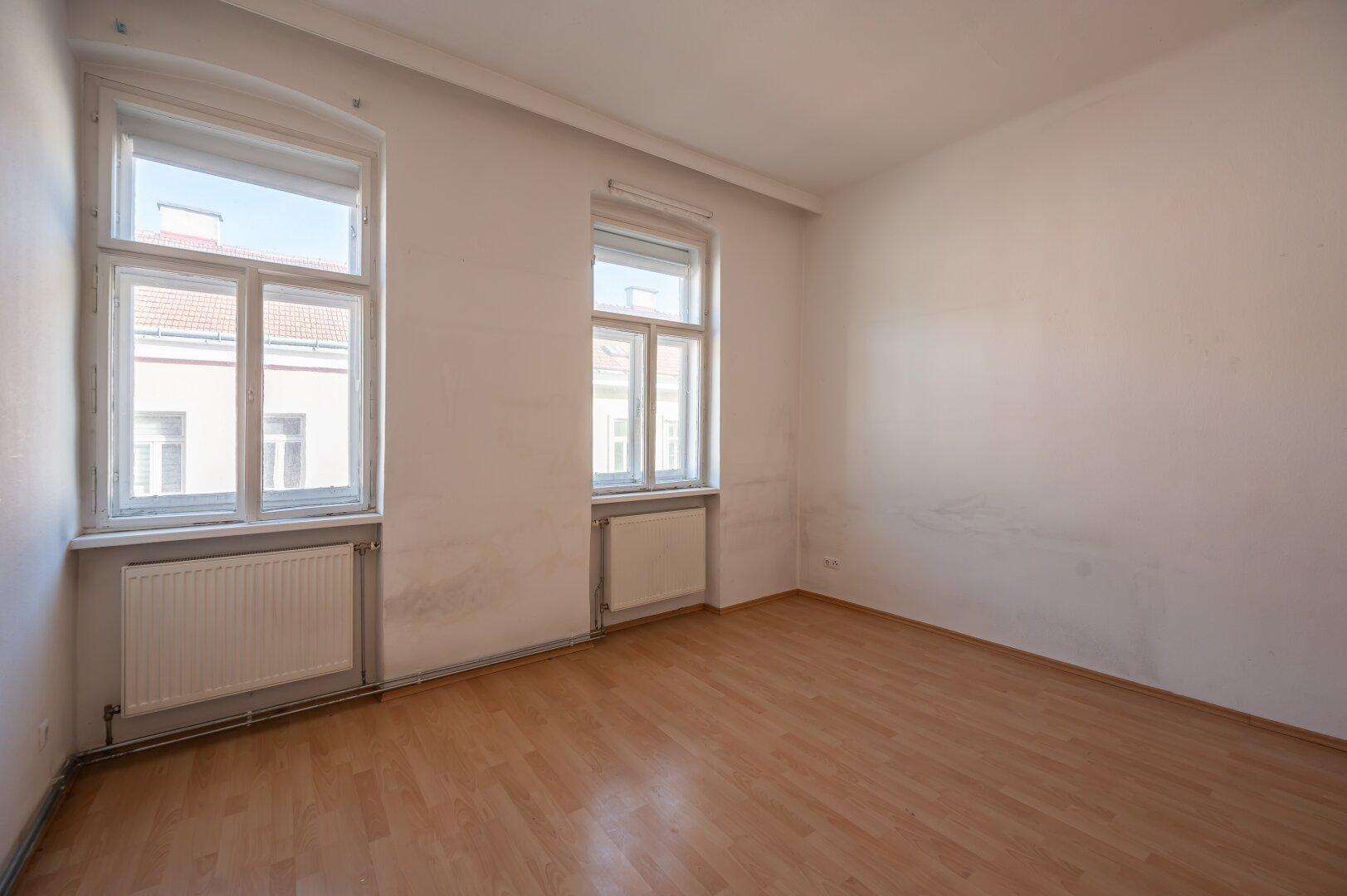 +++NEU+++ Sanierungsbedürftige 3-Zimmer Altbau-Wohnung