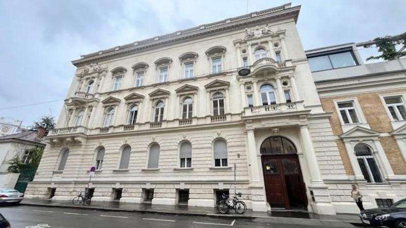 Wohnung mit großer Terrasse im Diplomatenviertel