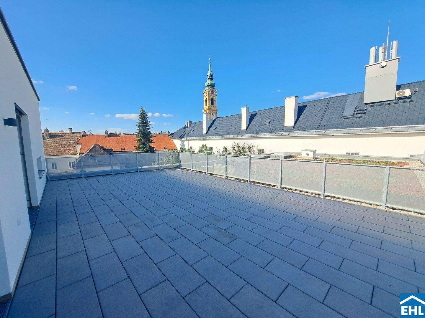 Großzügige Freiflächen: Loggia, Balkon, Terrasse oder Garten