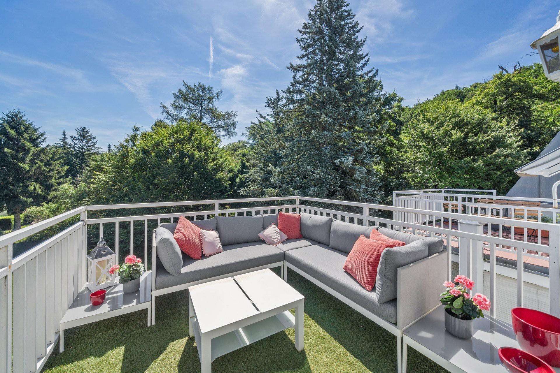 Dachgeschoss-Maisonette mit Sonnenbalkon in ruhiger Lage