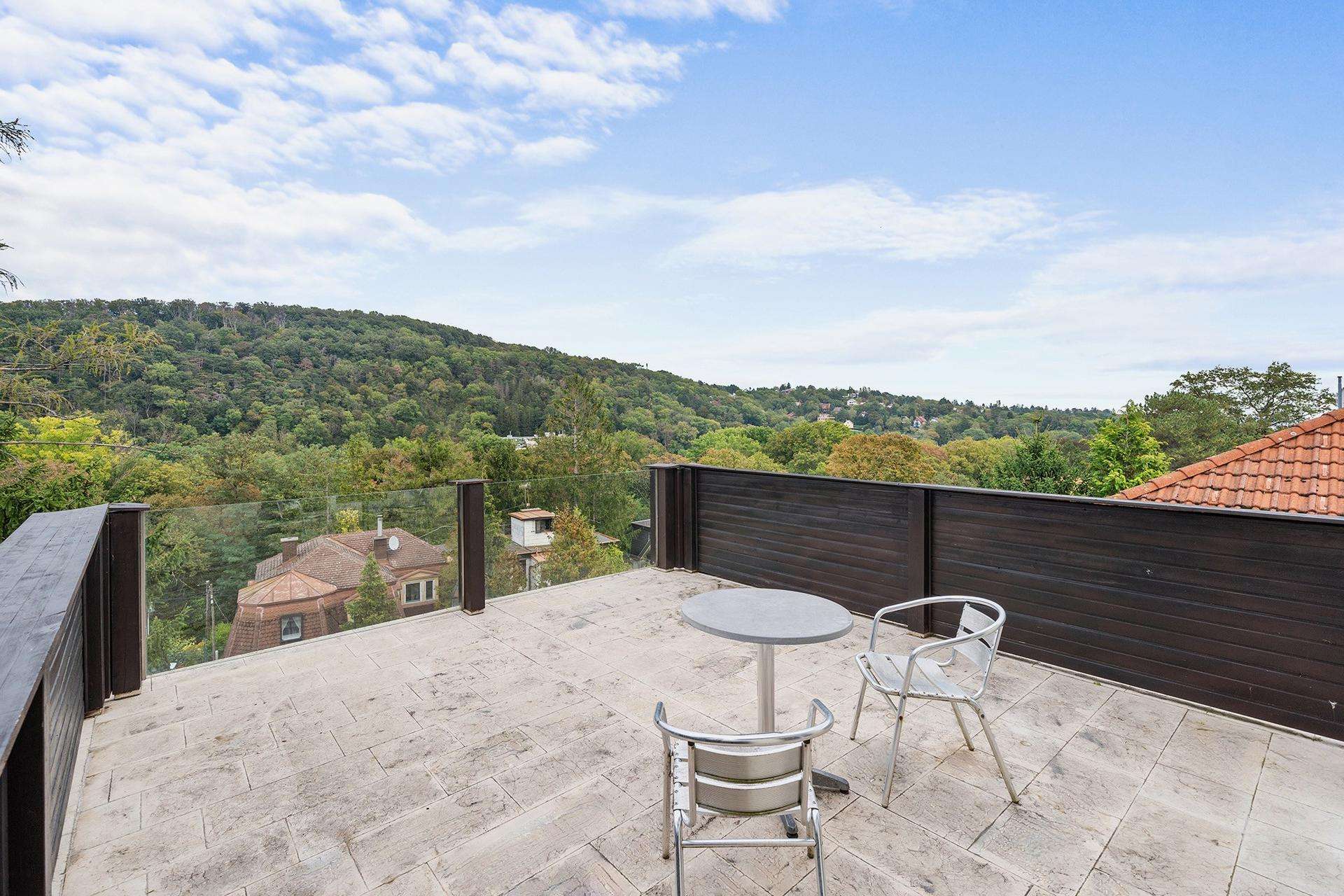 Komfortables Architekten-Haus in Ruhelage mit Sonnenterrassen und fantastischer Aussicht