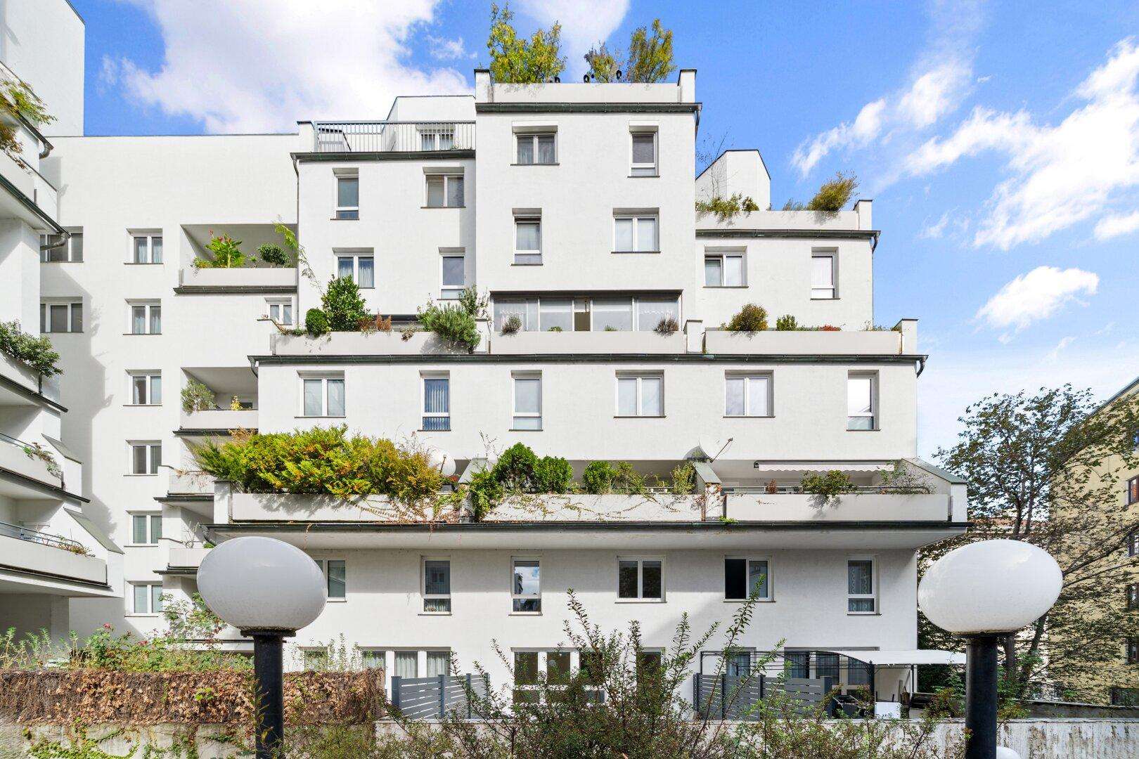 Erstbezug nach Generalsanierung - Maisonette mit Terrasse - Gegenüber Sofiensäle