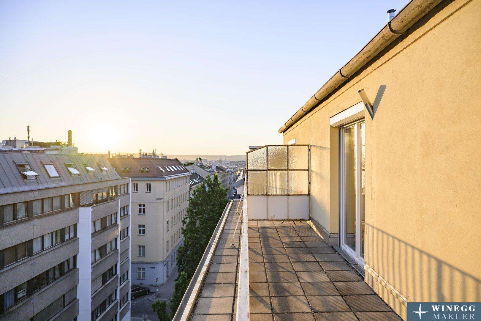 EXKLUSIVE Dachgeschosswohnung mit großzügiger DACHTERRASSE und PANORAMABLICK!