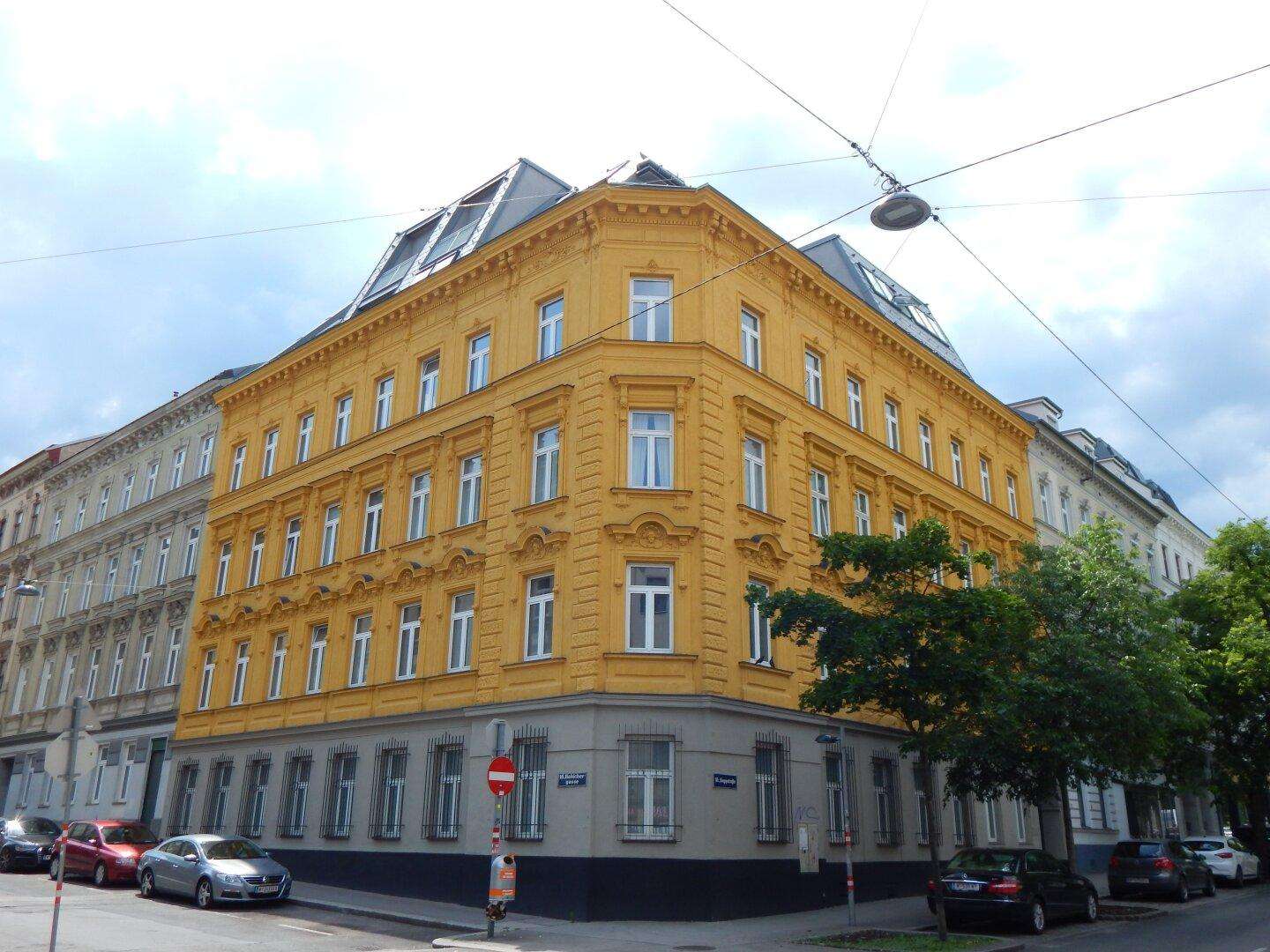 Moderne Erstbezug-Dachwohnung mit Loggia in begehrter Wiener Lage