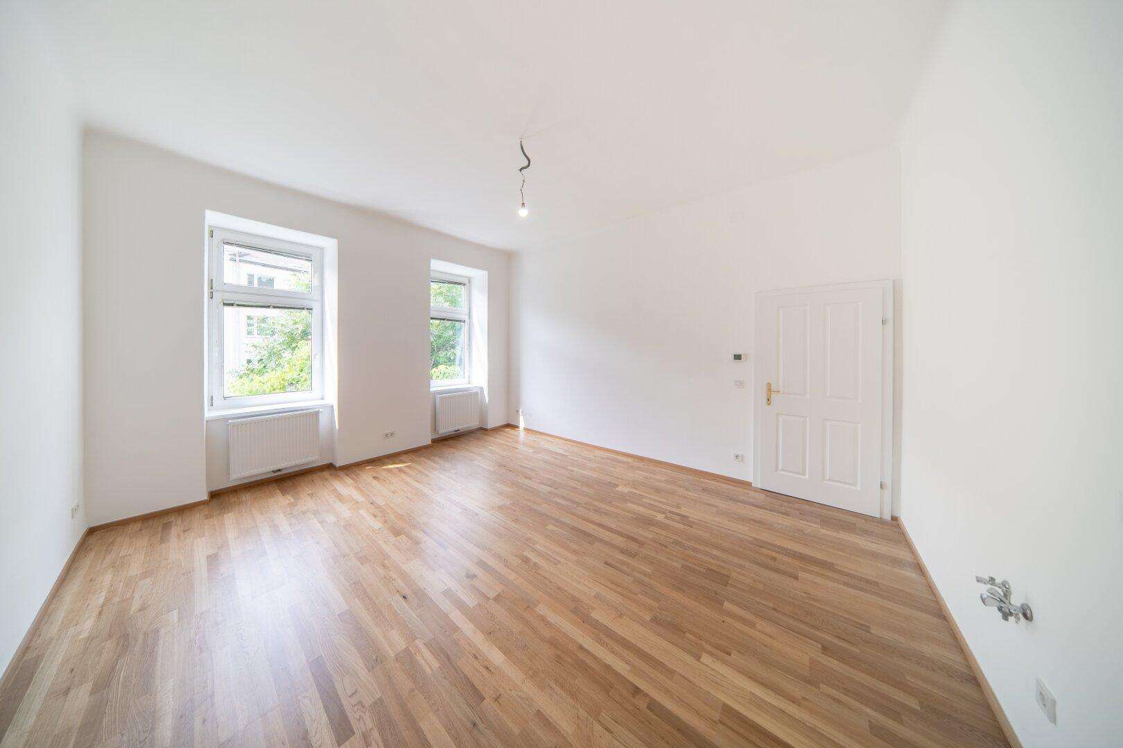 *Hochwertige Renovierung* | Kaufpreis VHB | Ruhige, helle 4 Zimmer Altbauwohnung mit grünem Innenhof | U6 Thaliastraße