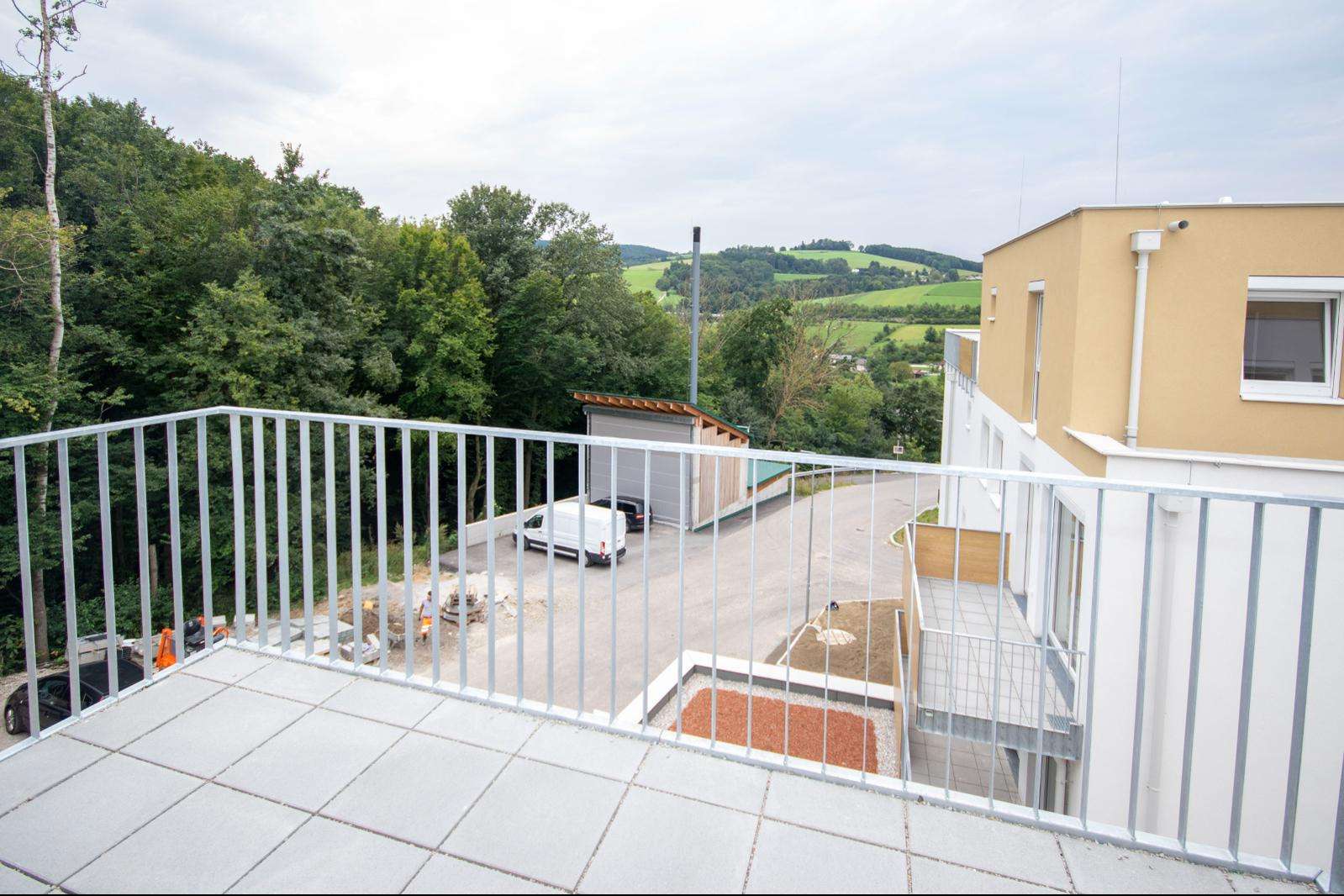 ERSTBEZUG: südwestseitige Balkonwohnung mit Ausblick 