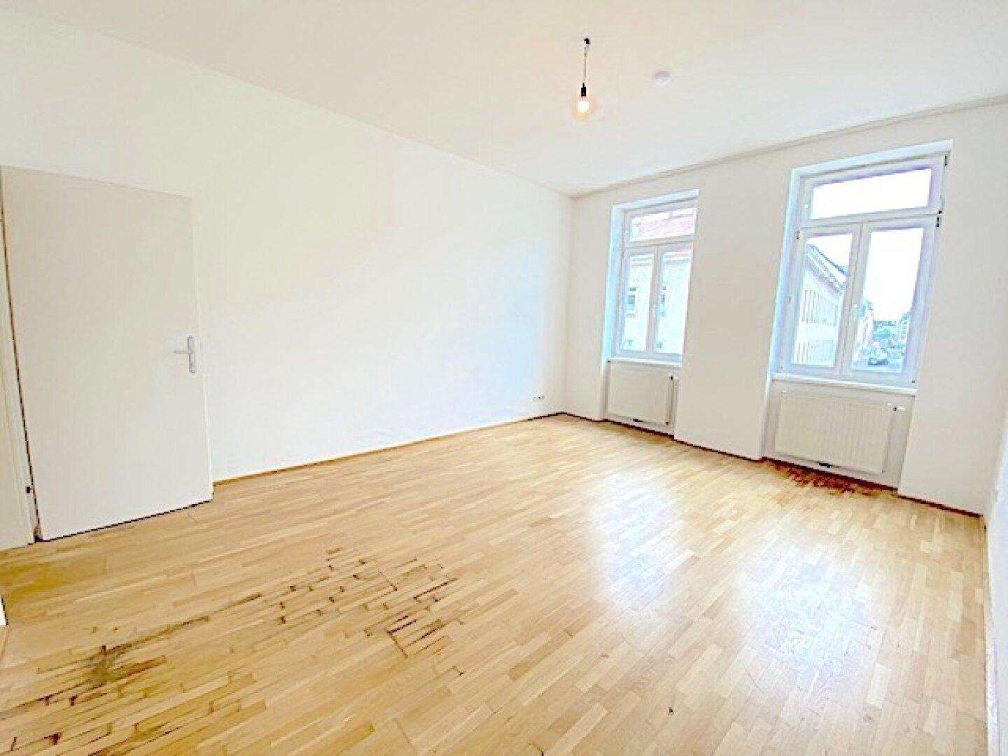 NEUER PREIS! PROVISIONSFREI VOM EIGENTÜMER! 1-ZIMMER ALTBAUWOHNUNG MIT KÜCHE NÄHE HERNALSER HAUPTSTRASSE!