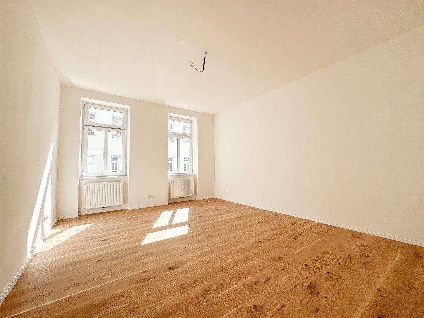 // Altbau-Projekt nahe dem Auer-Welsbach-Park // generalsanierte 2-Zimmerwohnung mit west-seitigen BALKON in grüner Innenhof-Ruhelage