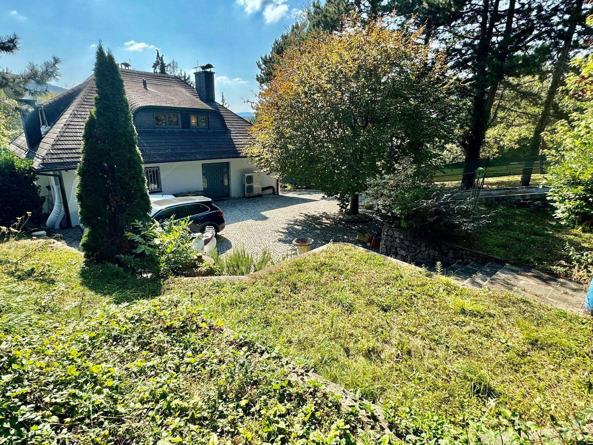 Villa in exklusiver Lage mit Garten, Sauna und großer Terrasse