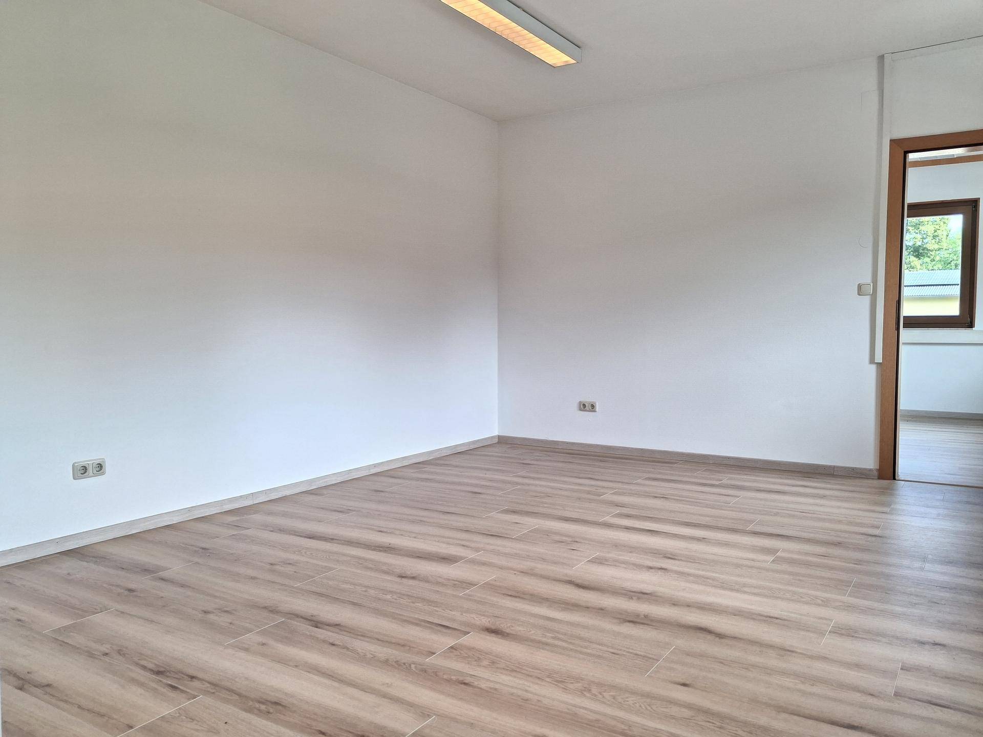 Perfekte gelegene Büroräume mit vielen Extras im Almtal! - Ansicht 3