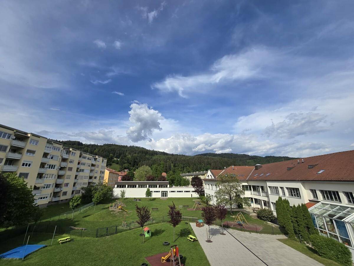 Zentrale, schöne 2-Zimmer Maisonette Wohnung mit Loggia - Mehr