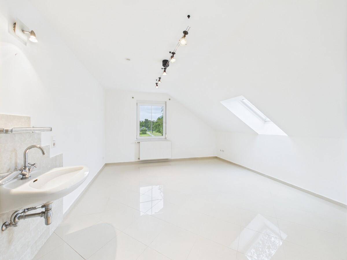 Schlafzimmer DG