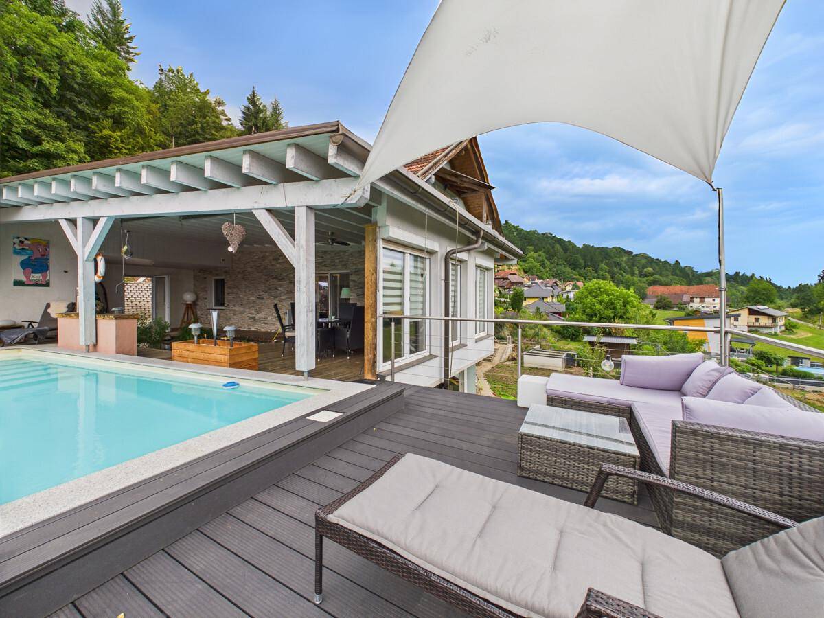 Pool-Terrasse