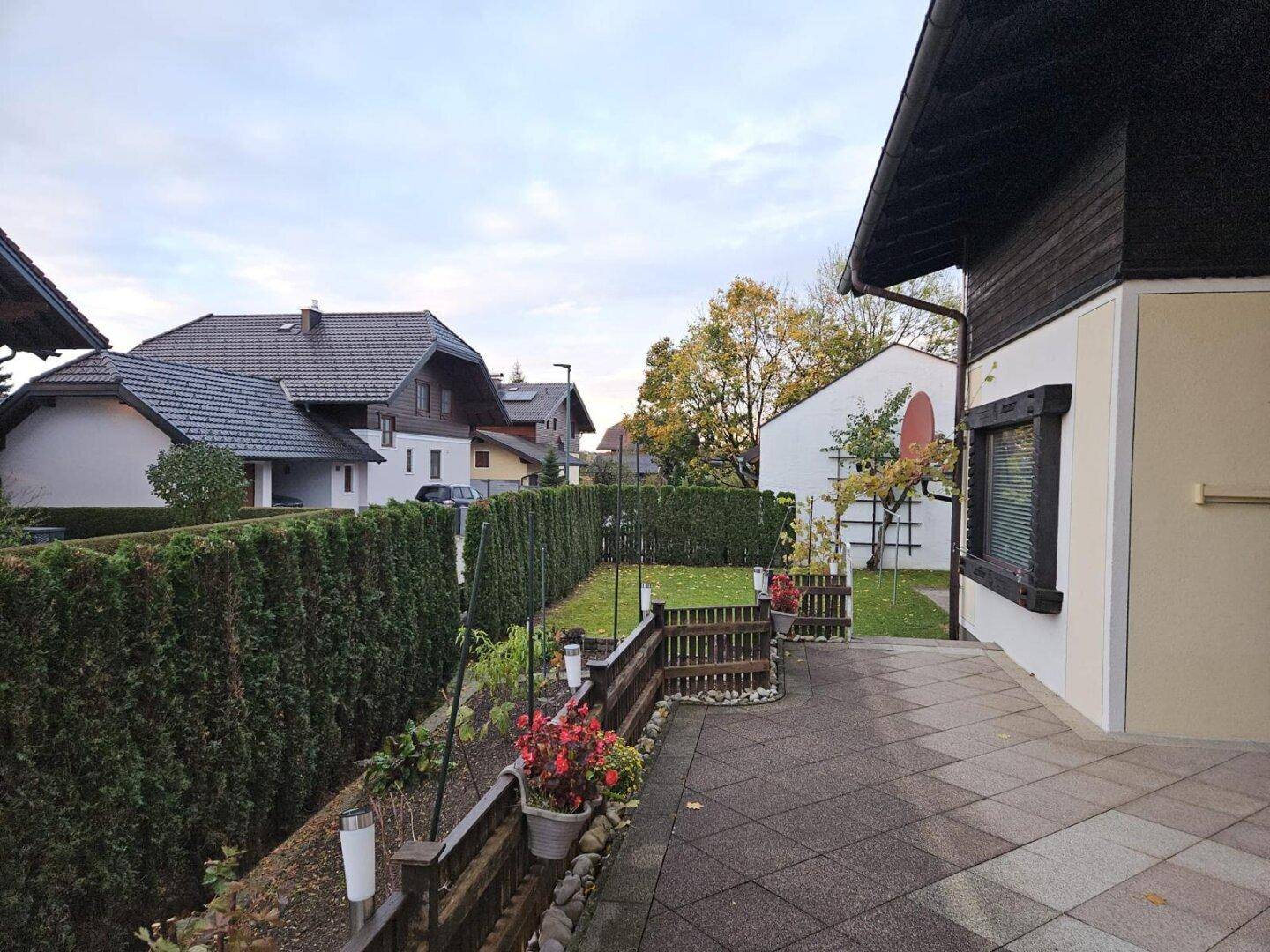 Charmantes Haus mit großem Garten in St. Georgen bei Salzburg – Ihr neues Zuhause! – pohled 2