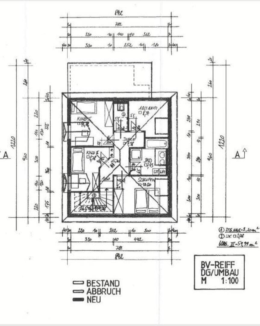 Detaillierter Grundriss einer Etage mit Zimmeraufteilung und Treppenhaus.