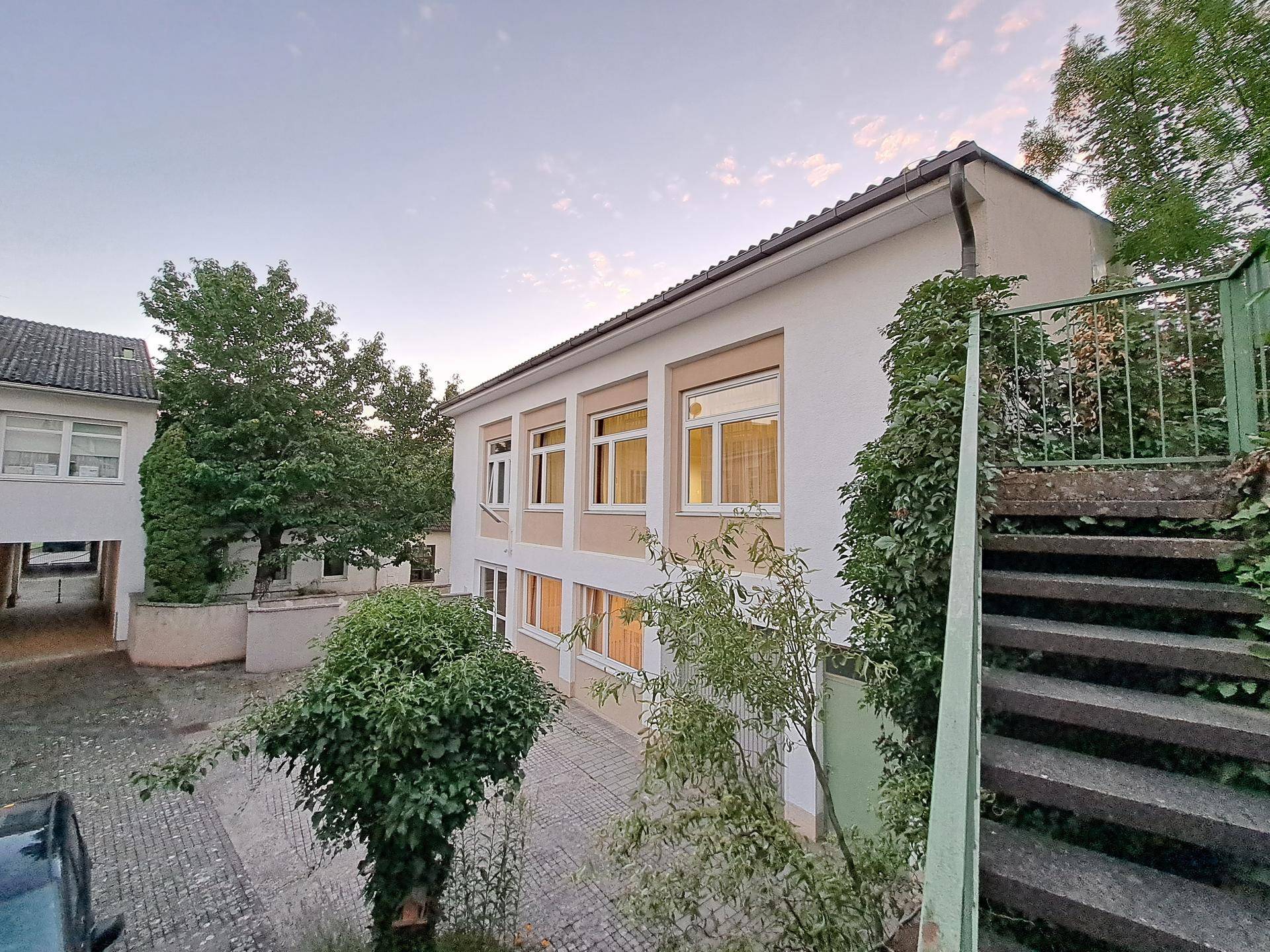 Waldviertel, Raabs an der Thaya, Haus mit grossen Potenzial zum Wohnen, Festsaal, Tanzsaal, Geschäftslokal, Garage, Lager, Motel, Ordination etc. - Ansicht 6