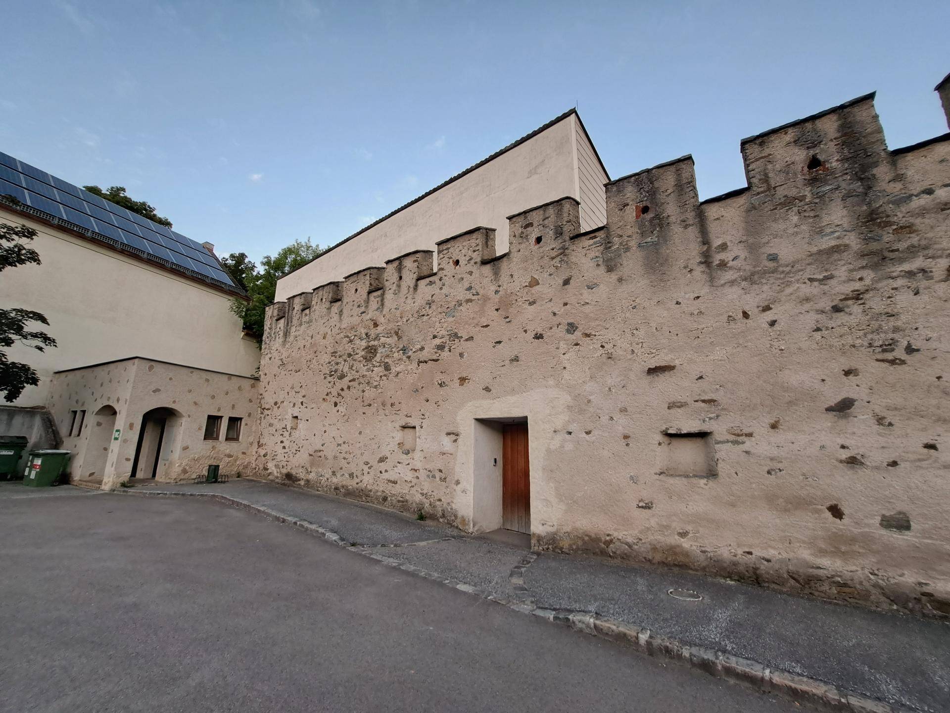 Waldviertel, Raabs an der Thaya, Haus mit grossen Potenzial zum Wohnen, Festsaal, Tanzsaal, Geschäftslokal, Garage, Lager, Motel, Ordination etc. - Ansicht 4