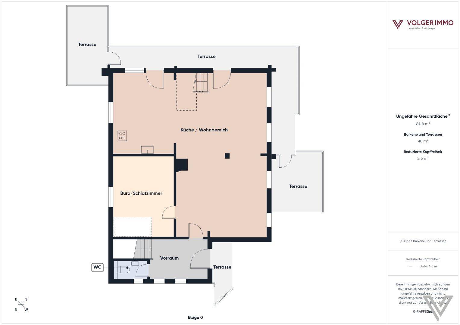 Grundriss des Erdgeschosses mit offener Küche, Wohnbereich, Büro und Terrassen.