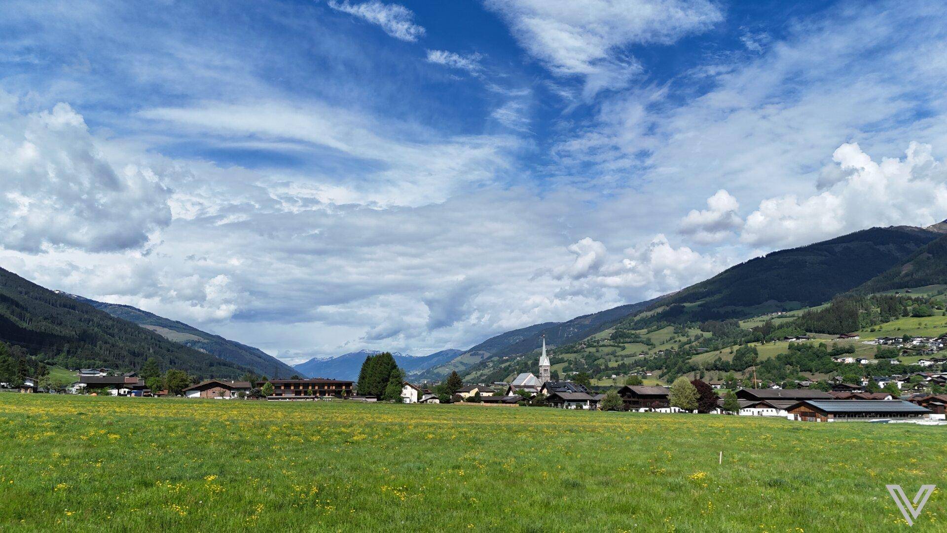 Grundstück mit perfektem Blick auf die umliegende Bergwelt - Mehr