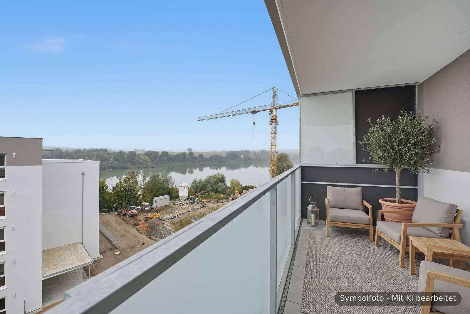 07_Haus1_Whg17_Balkon_Homestaging_KI-Hinweis