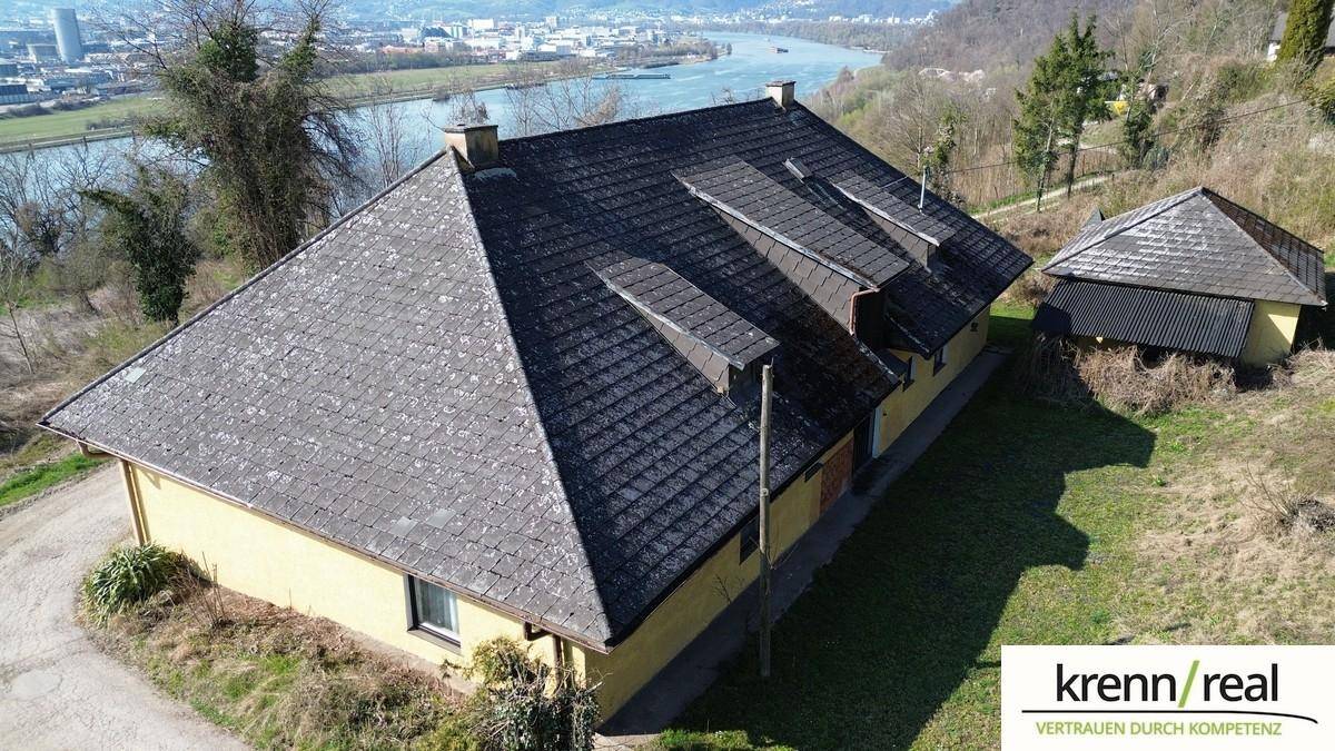 Altbestand in toller Lage (mit ca. 45.000 m² Nutzgrund) und Blick auf Linz - Ansicht 2