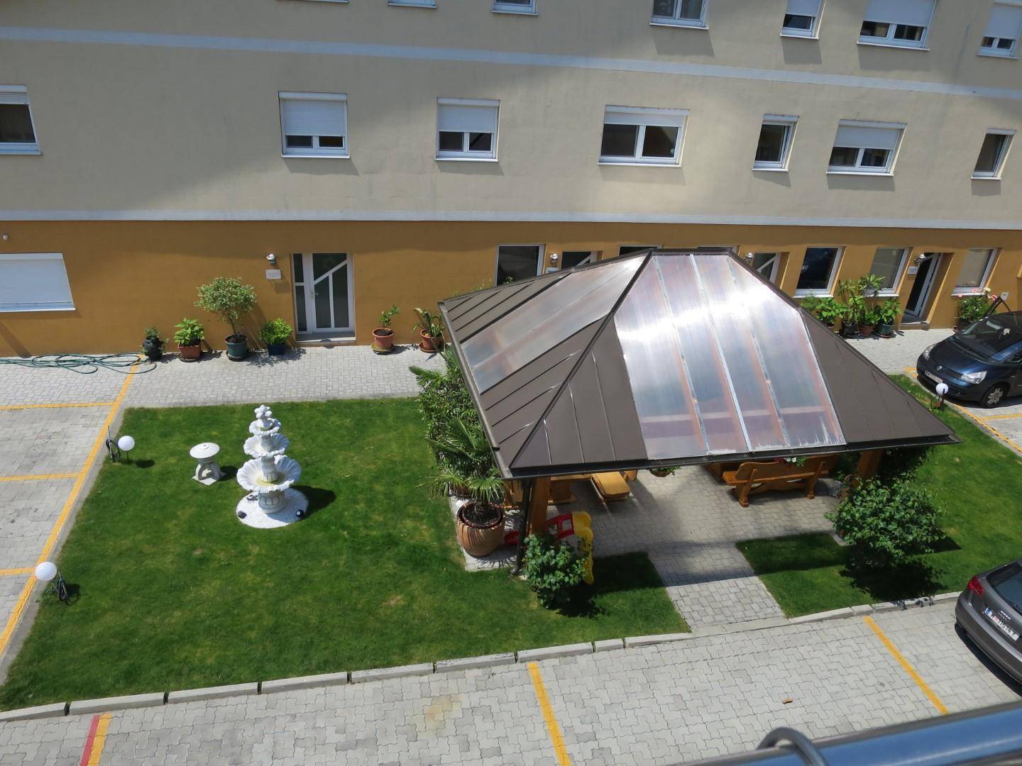 Büro mit Terrasse und eigenem Parkplatz mit All in Miete - Ansicht 3