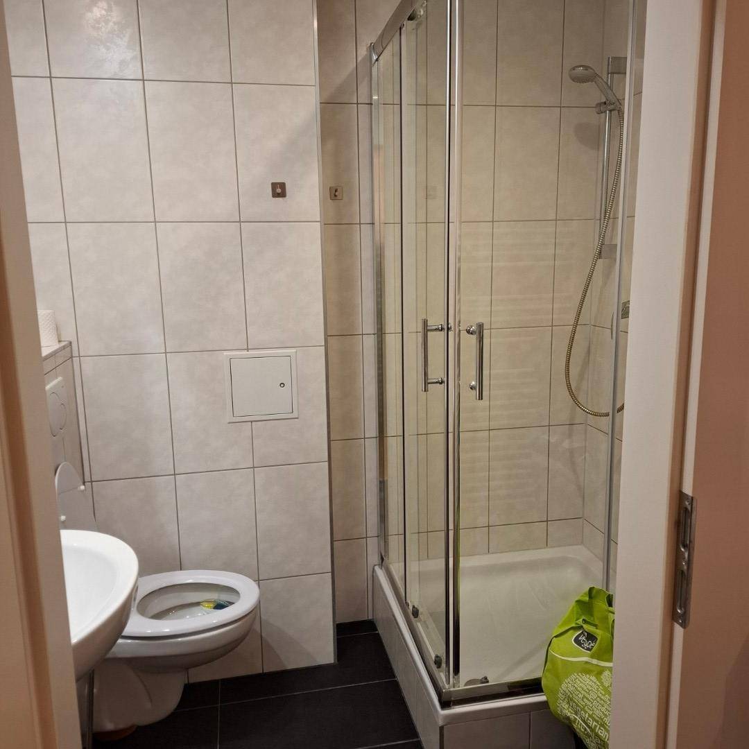 Büro mit Terrasse und eigenem Parkplatz mit All in Miete - Ansicht 2