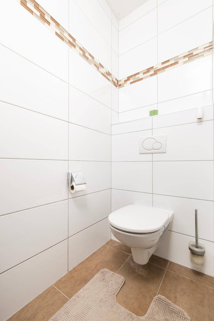 WC via Badezimmer