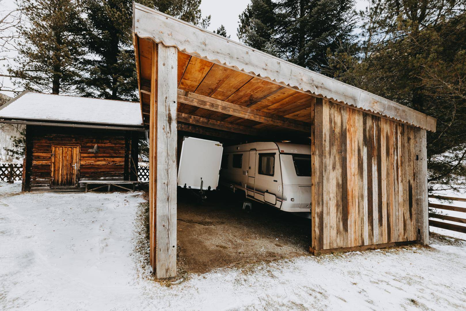 Erhöhte Garage