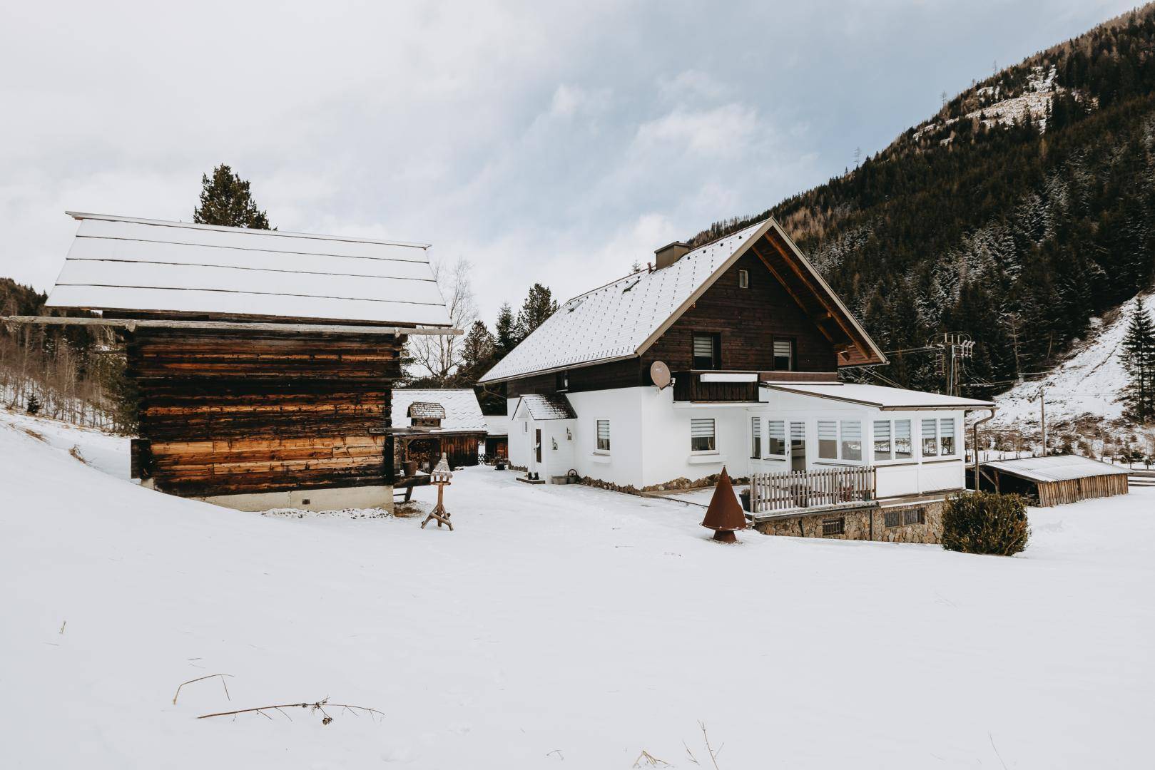 Haupthaus samt angrenzendem Troadkastn