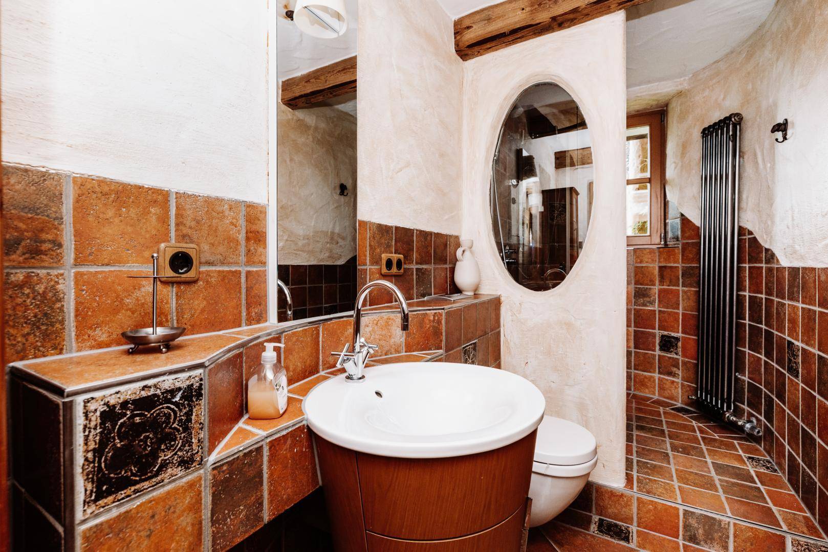 Badezimmer im Untergeschoss