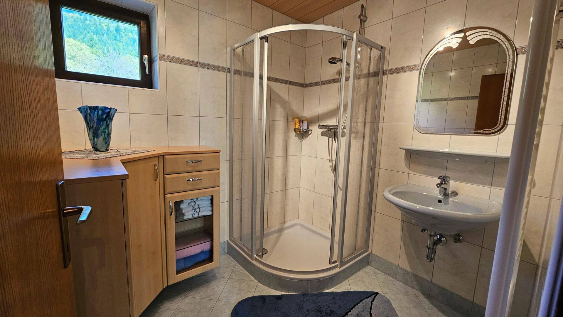 Badezimmer im DG