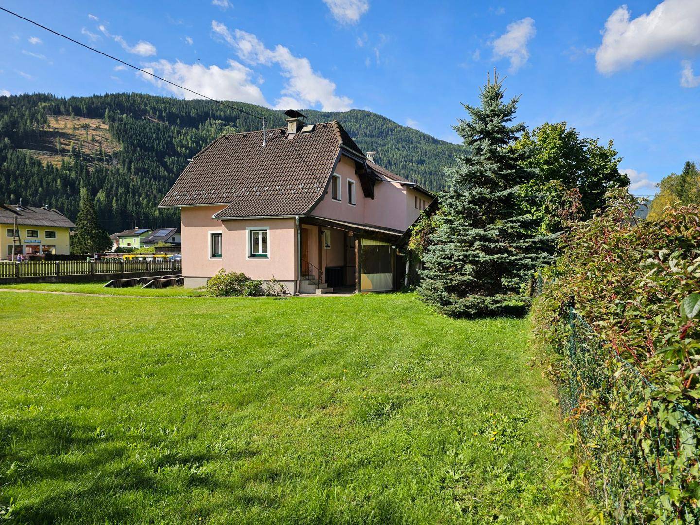 Nordostseite mit Garten