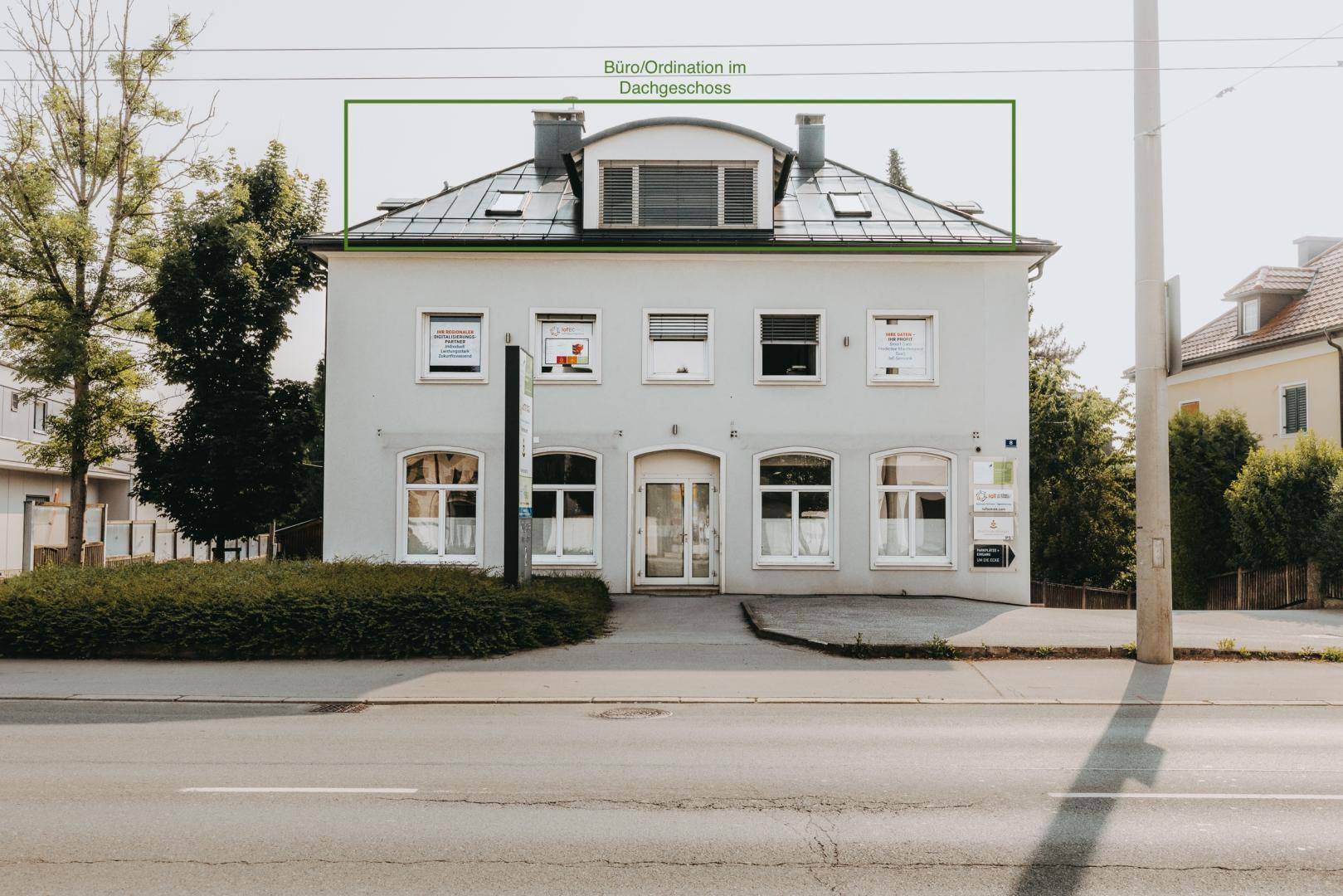 Gebäude - Straßenseite