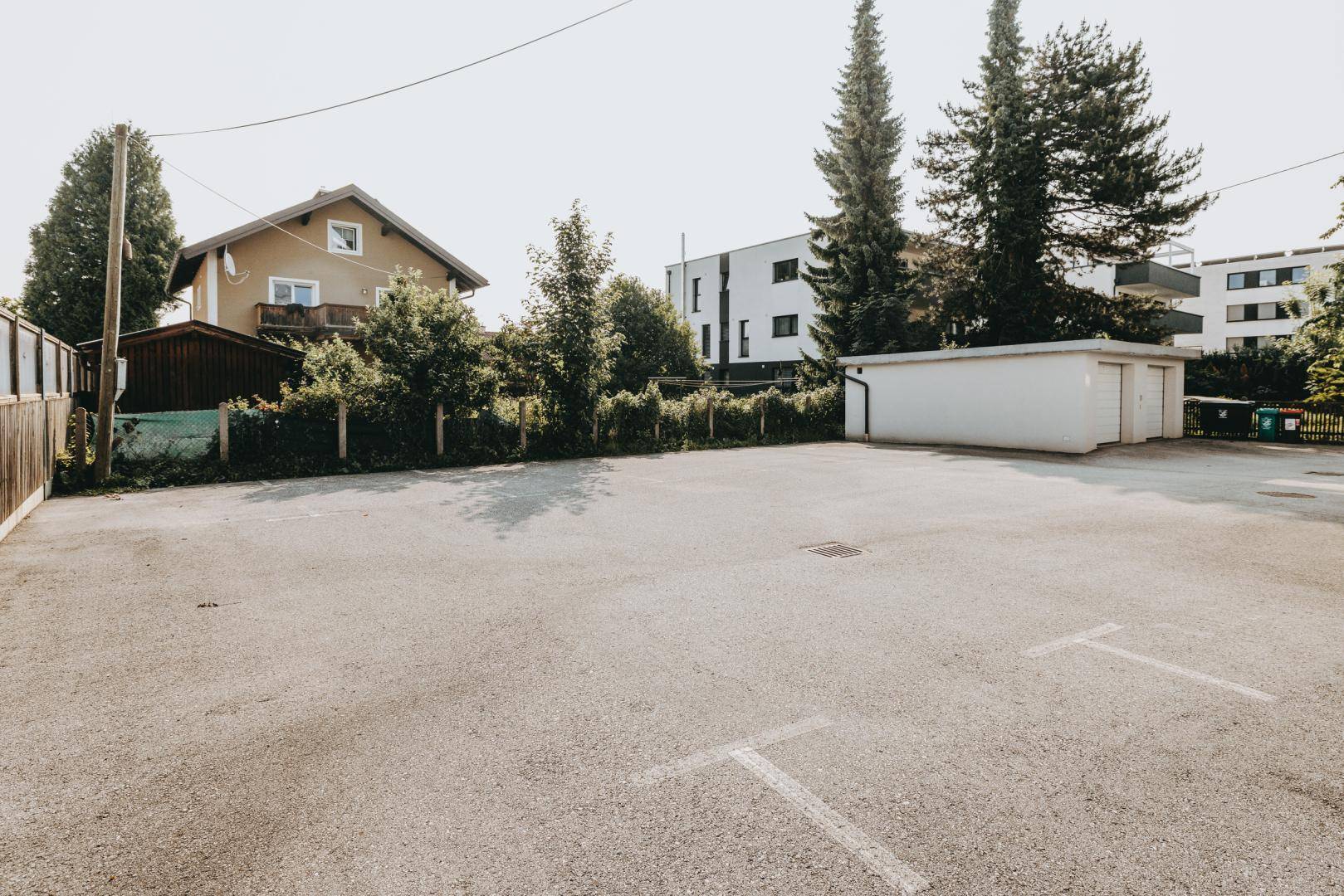 5 zugehörige Stellplätze