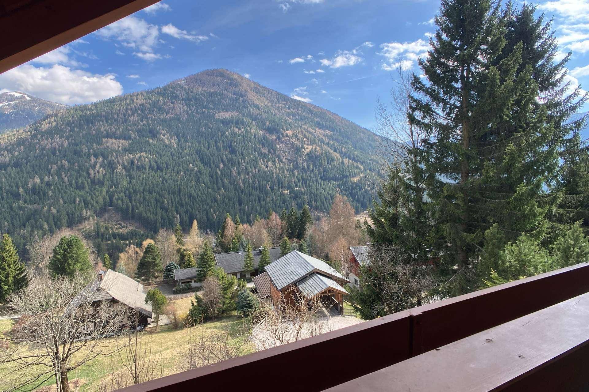 Ausblick auf Berglandschaft