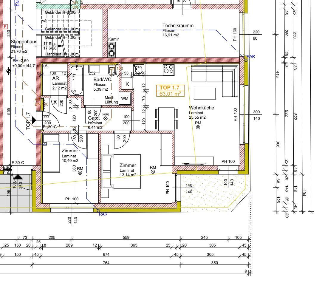 Grundriss einer Wohnung mit offener Wohnküche, zwei Schlafzimmern, Bad und Balkon.