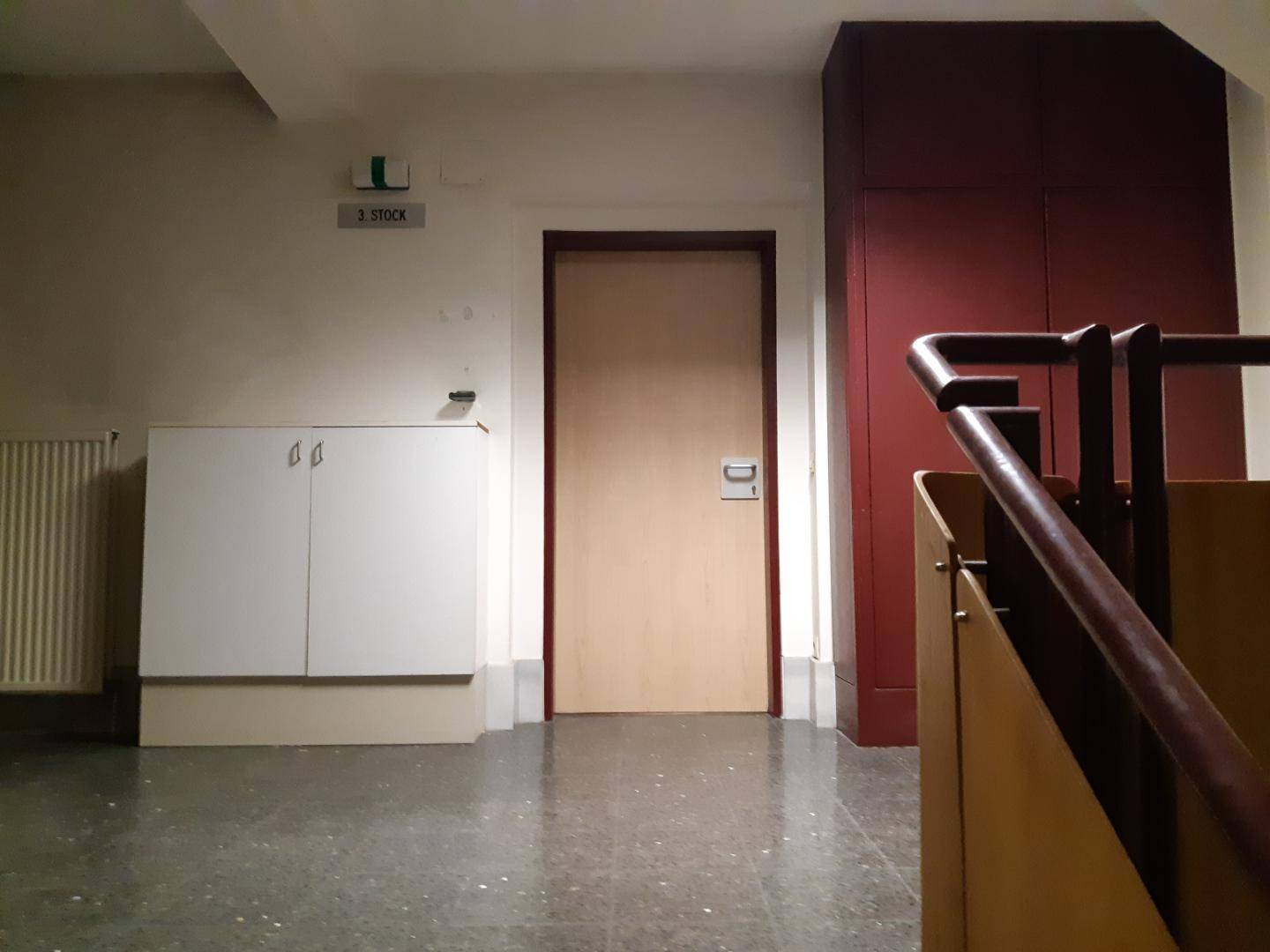 Stiegenhaus Eingang Büro 3. OG